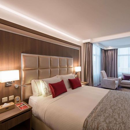 Ramada By Wyndham Continental Jeddah Hotell Exteriör bild