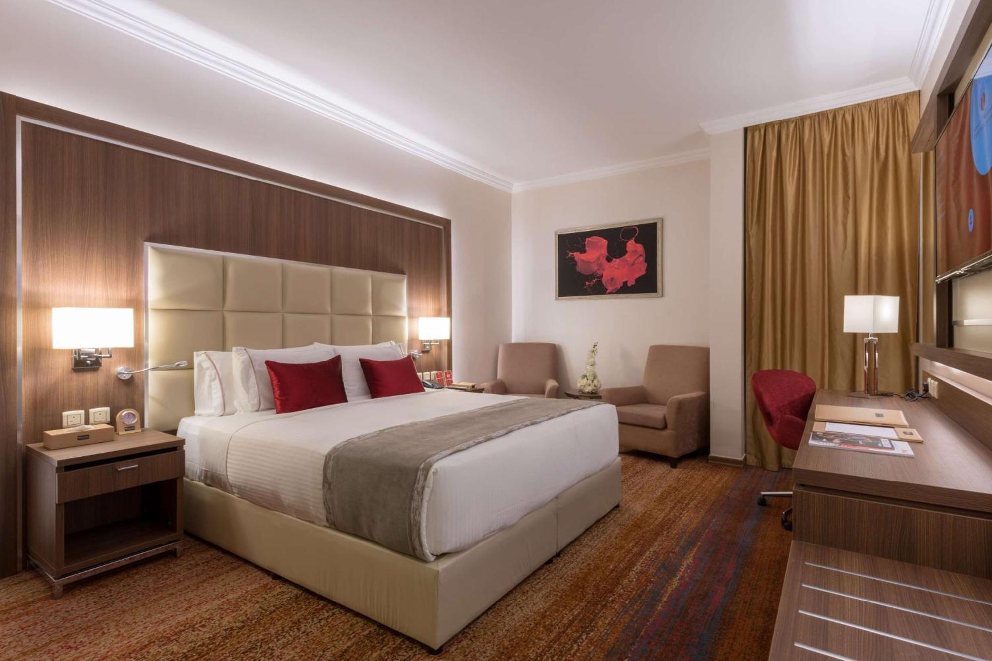 Ramada By Wyndham Continental Jeddah Hotell Exteriör bild