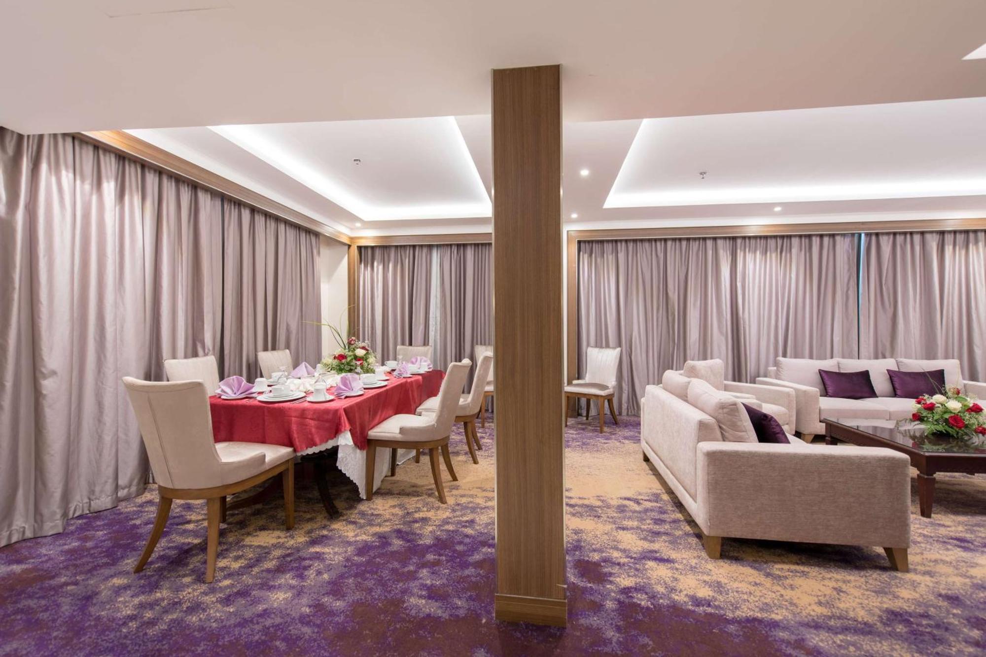 Ramada By Wyndham Continental Jeddah Hotell Exteriör bild