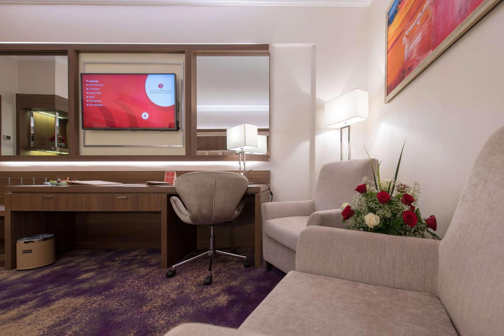 Ramada By Wyndham Continental Jeddah Hotell Exteriör bild