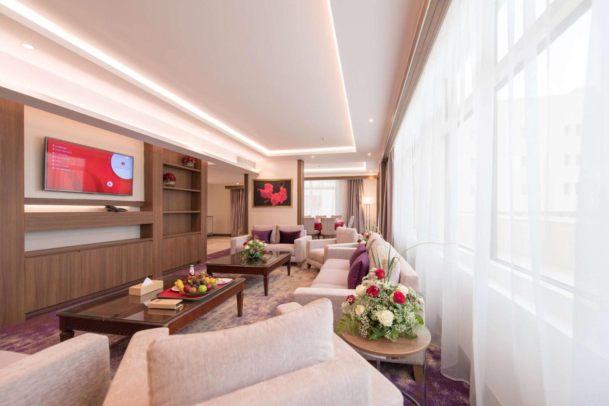 Ramada By Wyndham Continental Jeddah Hotell Exteriör bild