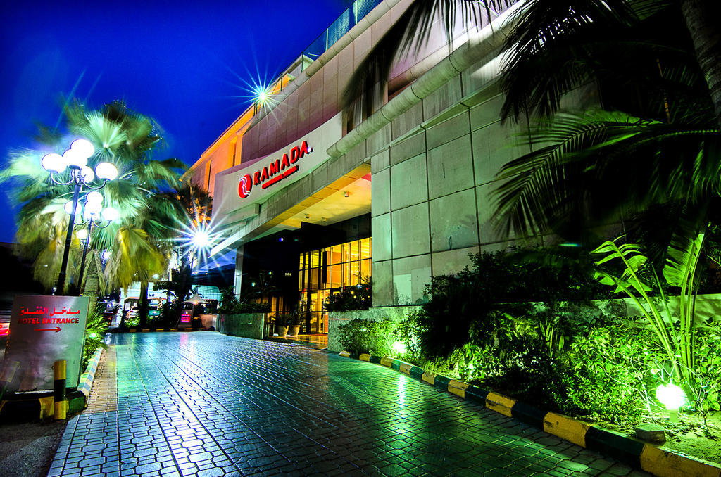 Ramada By Wyndham Continental Jeddah Hotell Exteriör bild